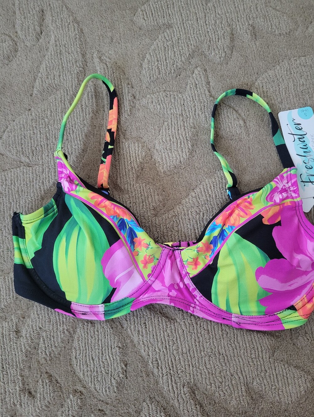 NWT Freshwater Tropical Bikini Top